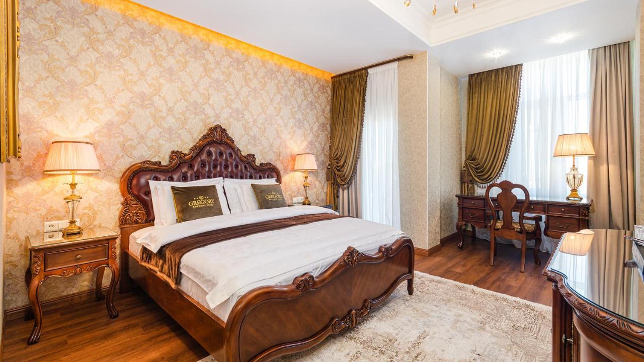 Gregory Boutique Hotel Chisinau Ngoại thất bức ảnh A bedroom in the hotel