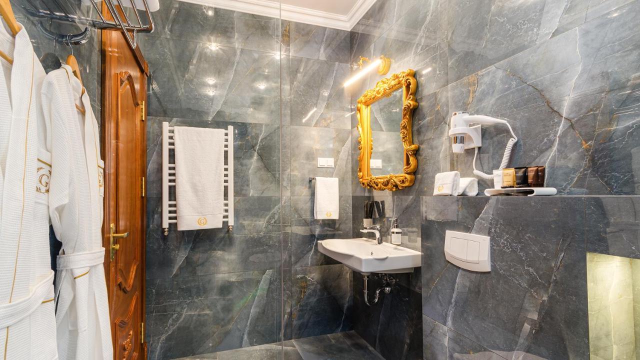 Gregory Boutique Hotel Chisinau Ngoại thất bức ảnh Bathroom