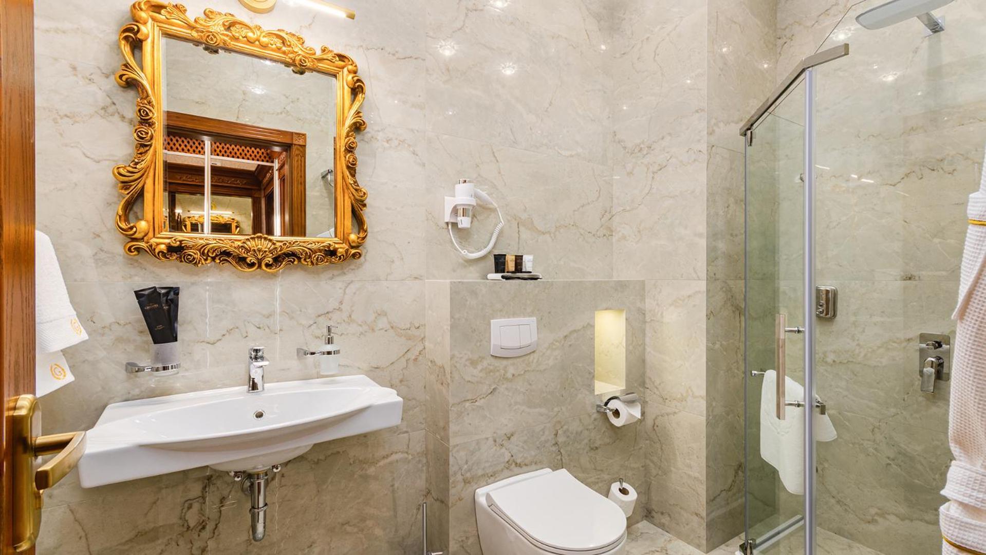 Gregory Boutique Hotel Chisinau Ngoại thất bức ảnh Bathroom